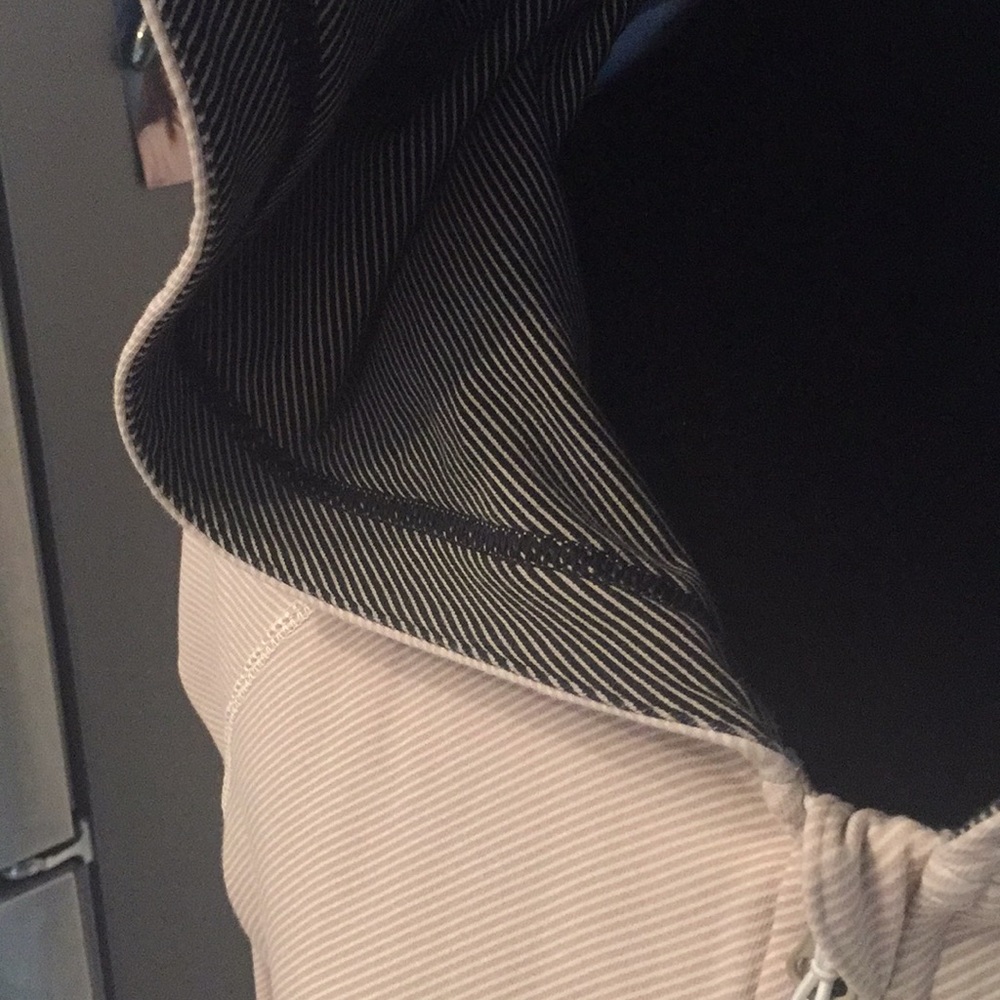 Lululemon jacket - Picture 3 of 14